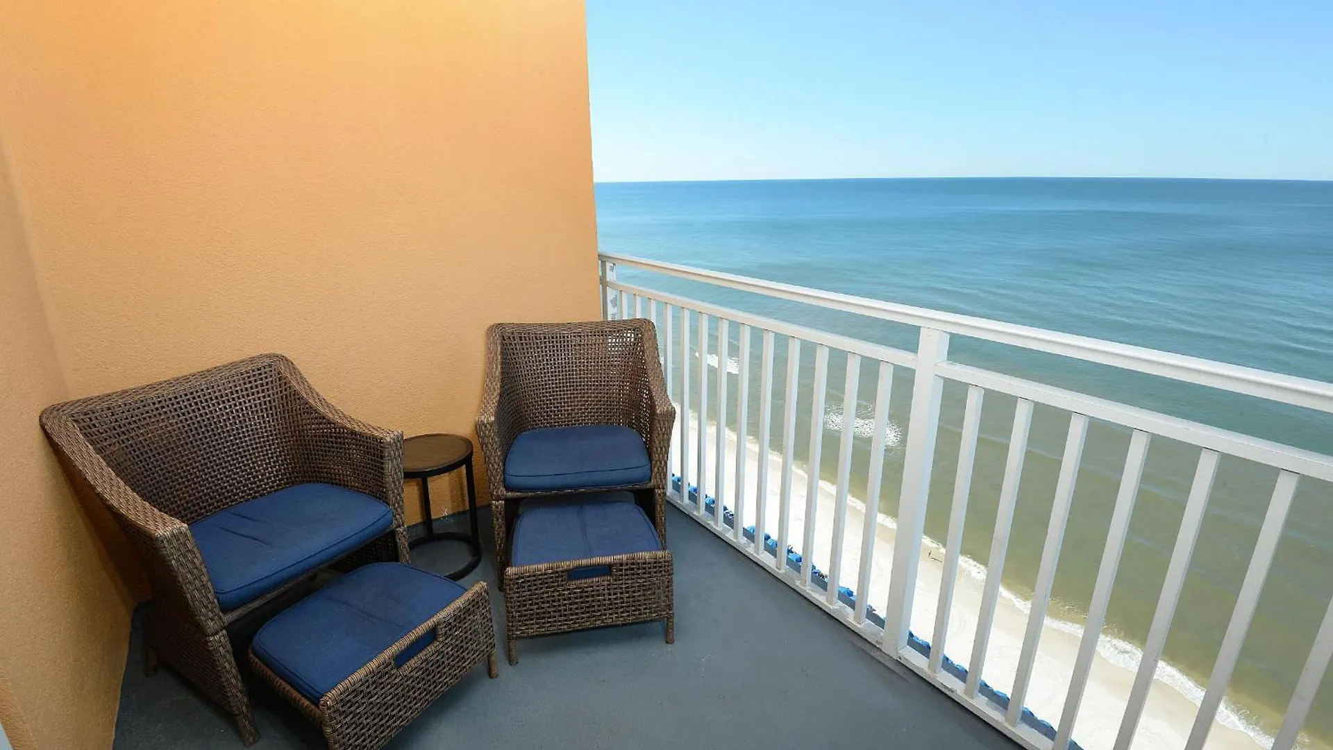 Apart Otel Beachfront Oasis At Splash Resort And Condos Panama City Beach